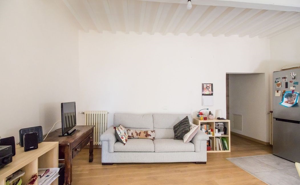 Eleganza e Comfort: Bilocale Ristrutturato di 62 m² Pronto da Abitare