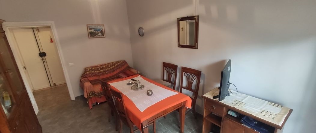 Bilocale Ristrutturato con Doppi Balconi – Luminoso 3° Piano con Ascensore