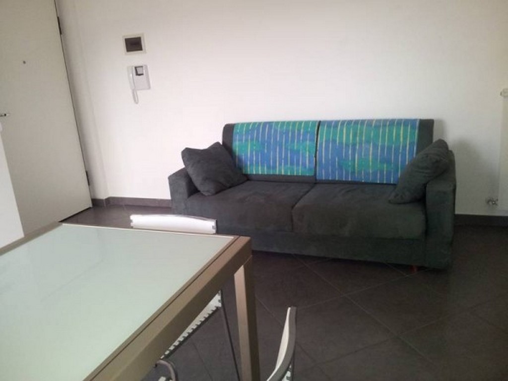 Bilocale di 50 m² con Posto Auto e Balcone – Primo Piano con Ascensore