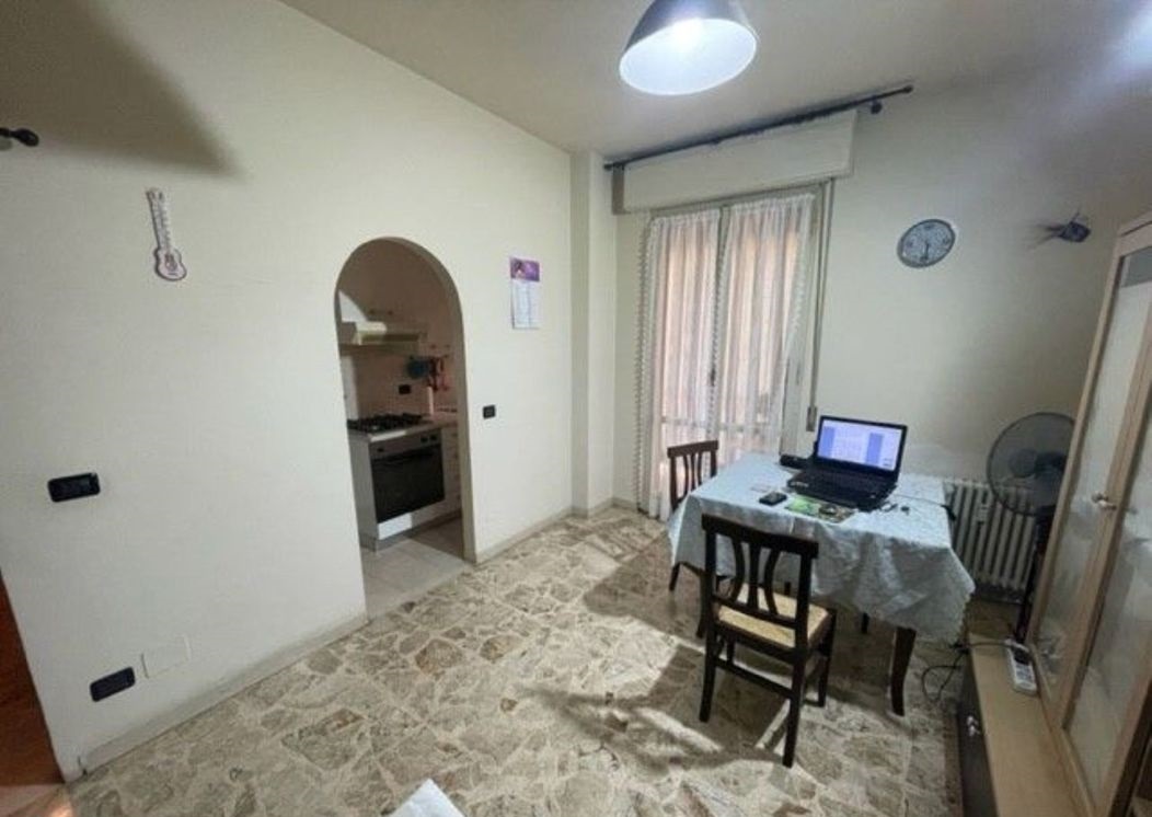 Ampio Bilocale di 72 mq con Balcone e Garage – 3° Piano con Ascensore