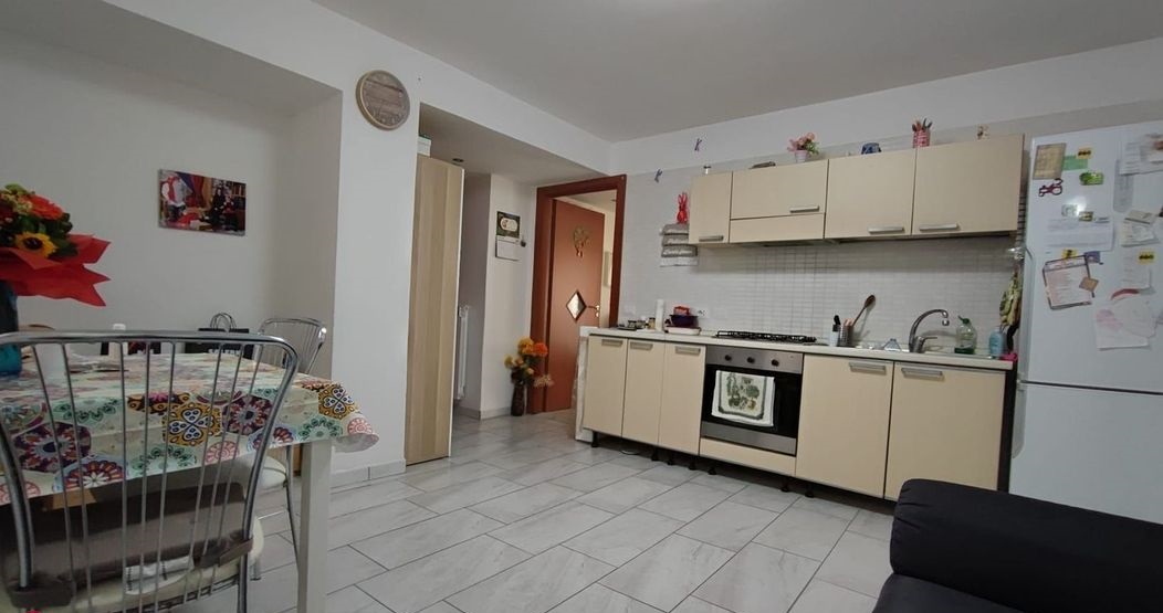 Bilocale Ristrutturato e Arredato di 60 mq – 1° Piano con Ascensore, Balcone e Climatizzazione