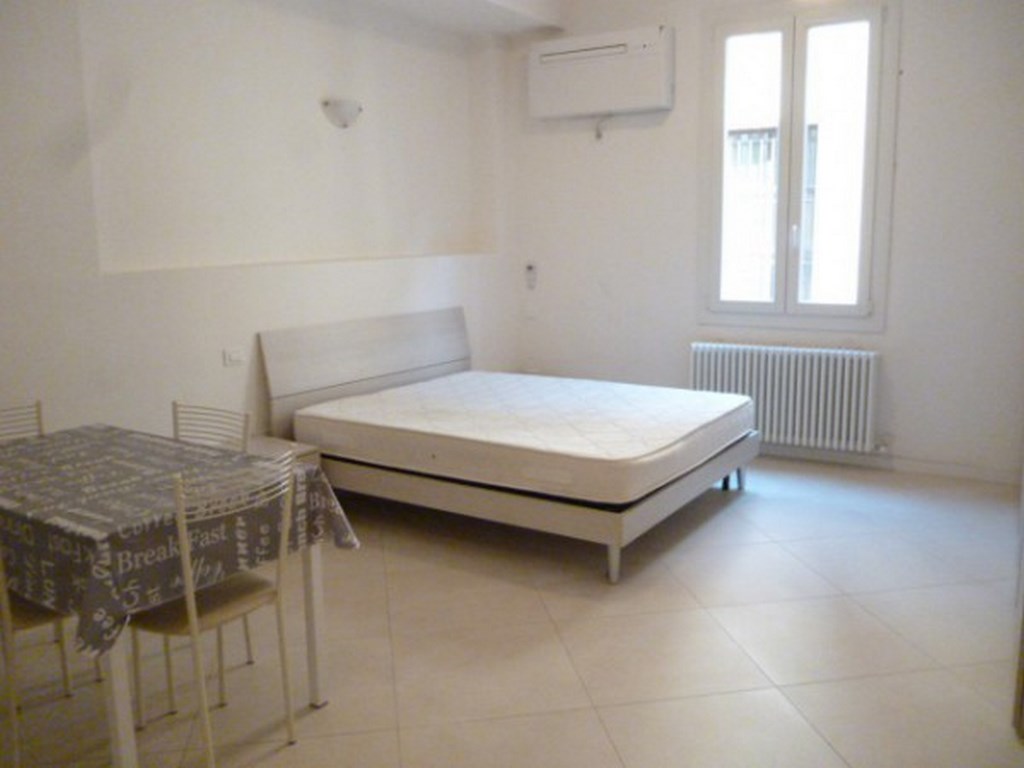 Monolocale di 35 mq Ristrutturato – 2° Piano con Ascensore, Posto Auto e Riscaldamento Autonomo