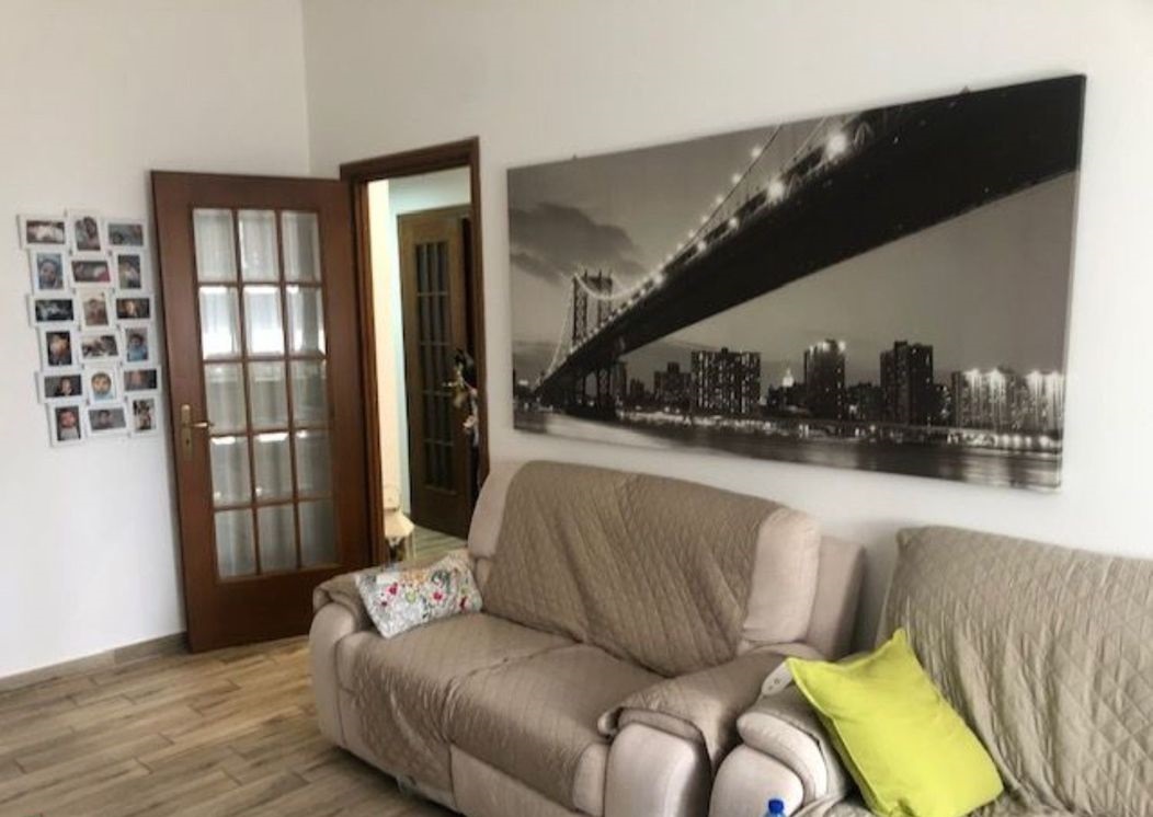 Trilocale Ristrutturato di 80 mq – 1° Piano con Ascensore, Posto Auto Condominiale e Riscaldamento Centralizzato