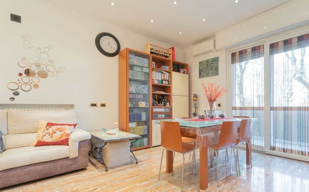 Trilocale Ristrutturato di 90 mq – Doppia Esposizione, Doppi Servizi e Terrazzo